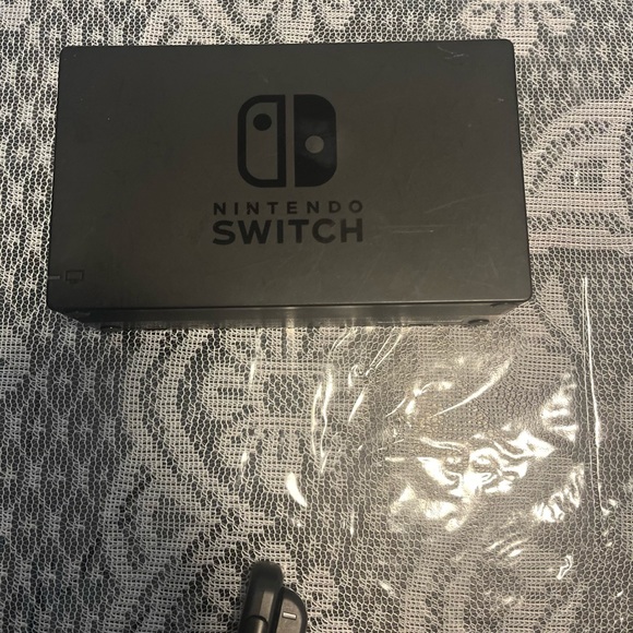 Nintendo switch - Picture 2 of 5